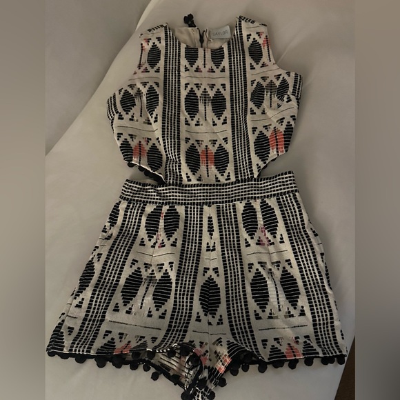 SAYLOR Romper Size XS - Picture 6 of 8